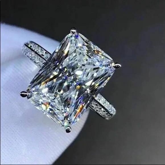 NEW 925 STERLING SILVER DIAMOND HALO RING, BEAUTIFUL RING, SHINY RING. - Picture 3 of 4